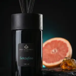 Drip of Infinity Senzafino Reed Diffuser Wien Nahaufnahme der schwarzen Flasche mit Etikett